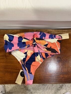 NWT Colorful Floral Twist-Front Bikini Bottoms